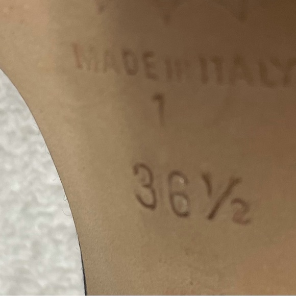 Manolo Blahnik Sling Back - Picture 6 of 6